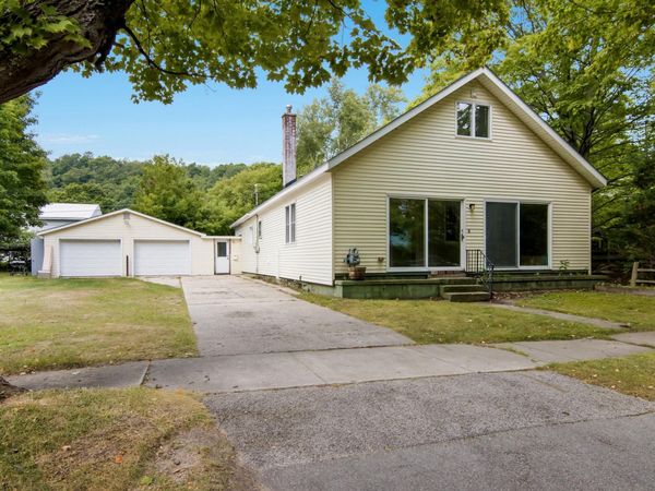 821 Lincoln Avenue, Elberta, MI 49628