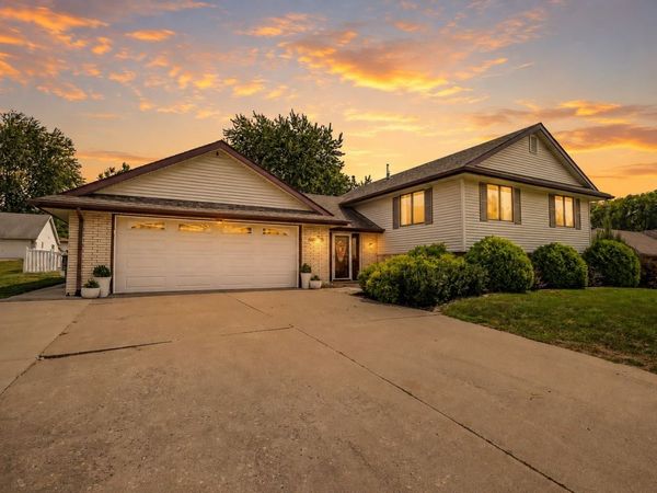 1516 Broadway Street, Pella, IA 50219