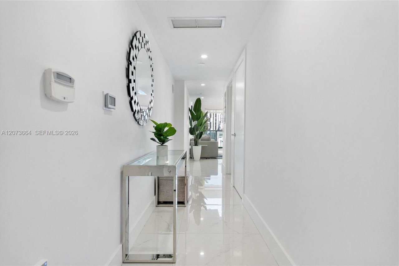 41 SE 5th St , Unit 1111, Miami, FL 33131 Photo