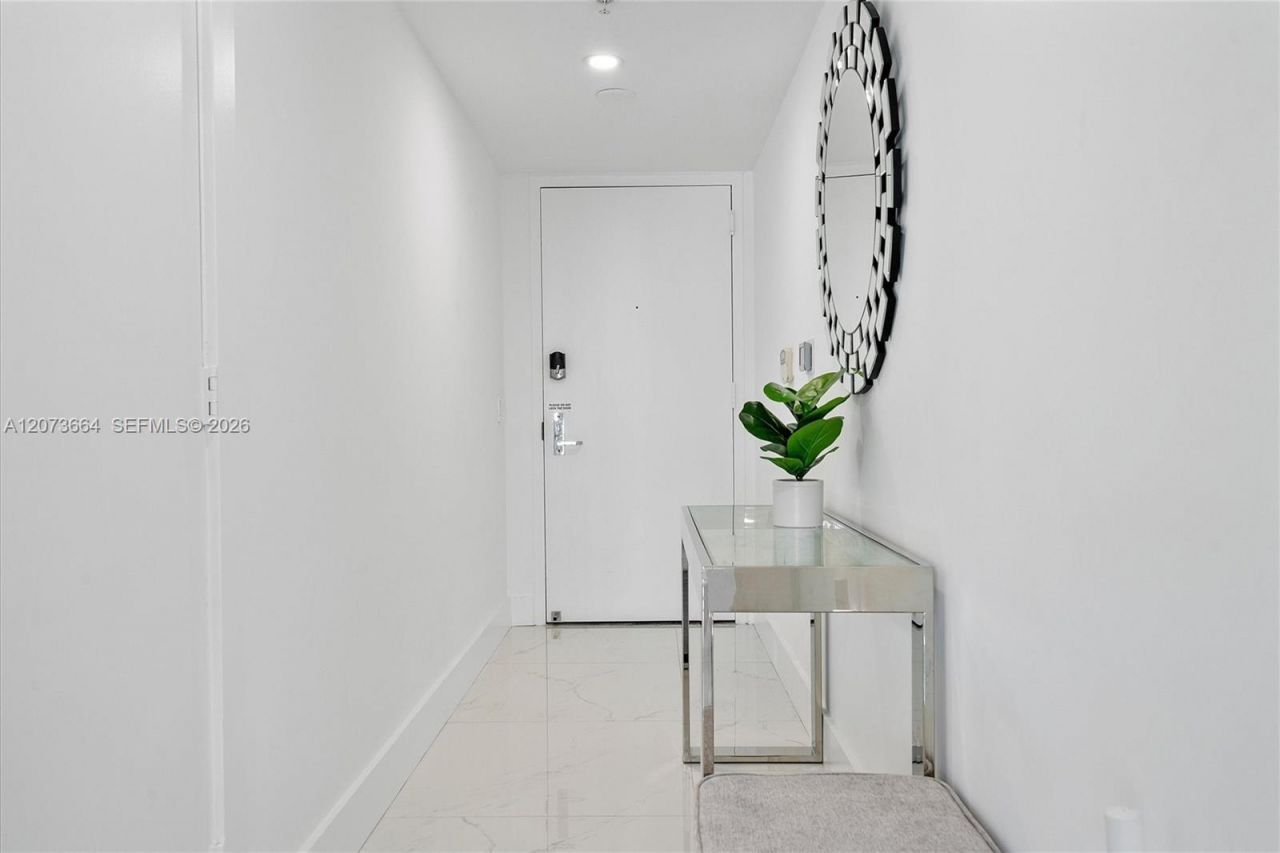 41 SE 5th St , Unit 1111, Miami, FL 33131 Photo