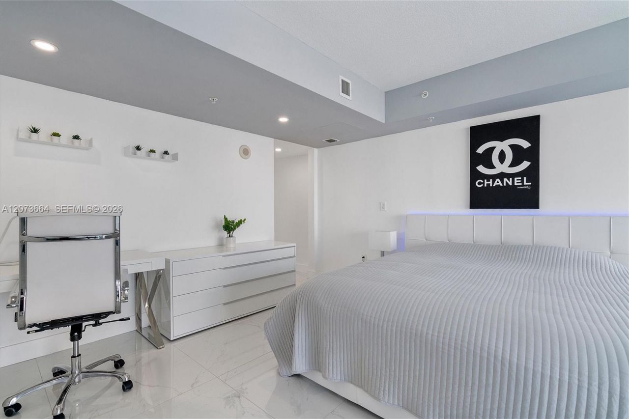41 SE 5th St , Unit 1111, Miami, FL 33131 Photo