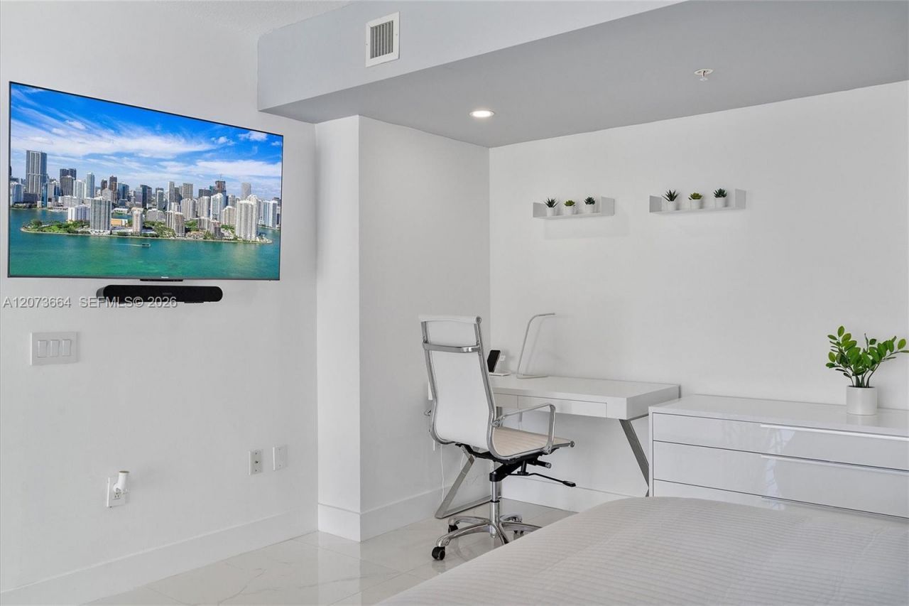 41 SE 5th St , Unit 1111, Miami, FL 33131 Photo