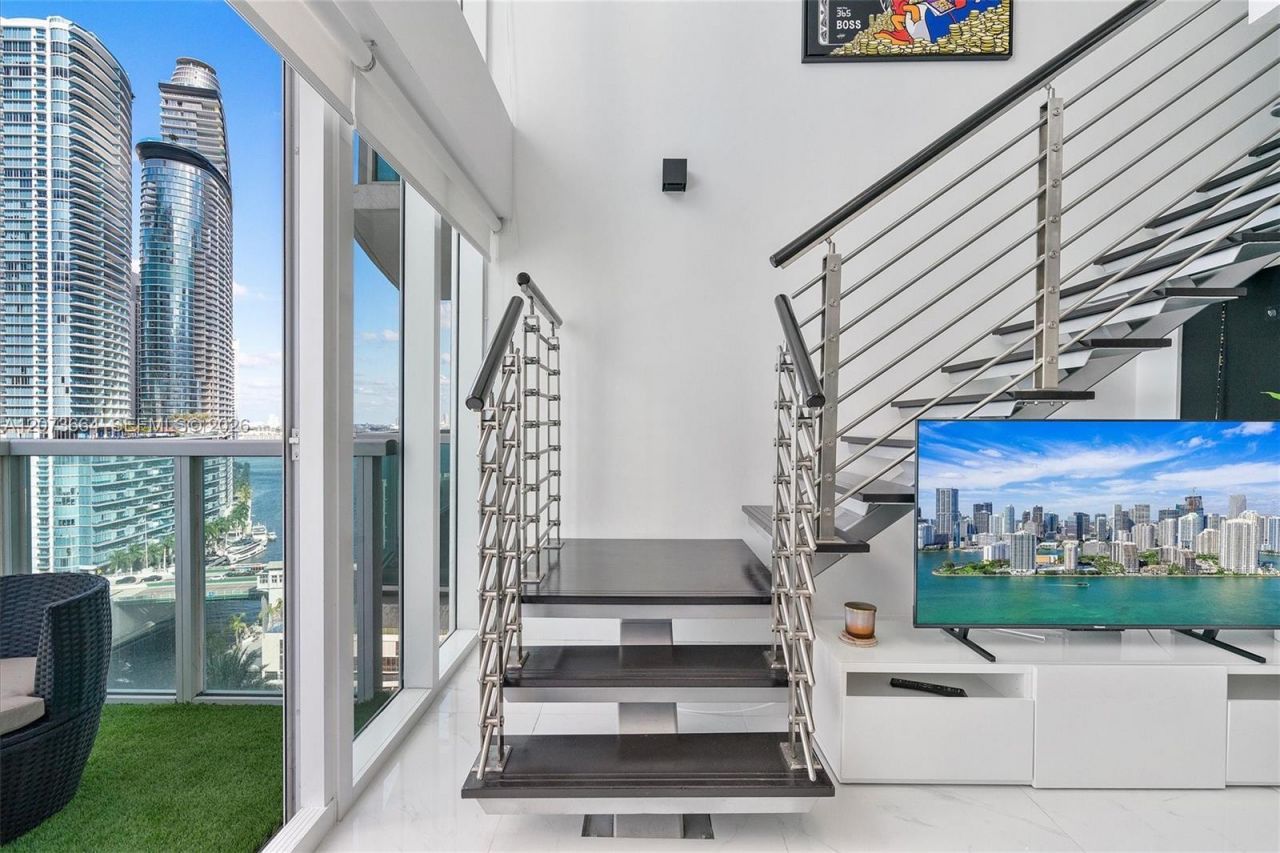 41 SE 5th St , Unit 1111, Miami, FL 33131 Photo