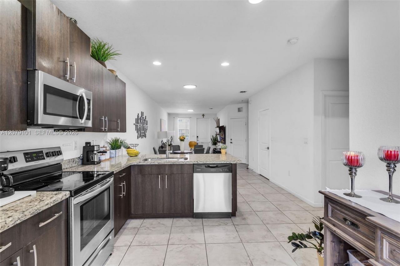 2438 SE 15 St, Homestead, FL 33035 Photo