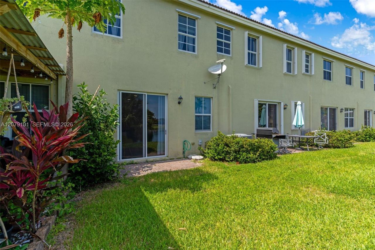 2438 SE 15 St, Homestead, FL 33035 Photo
