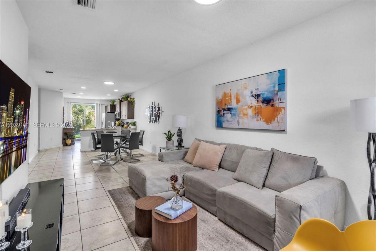 2438 SE 15 St, Homestead, FL 33035 Photo