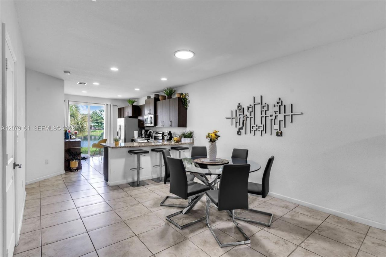 2438 SE 15 St, Homestead, FL 33035 Photo