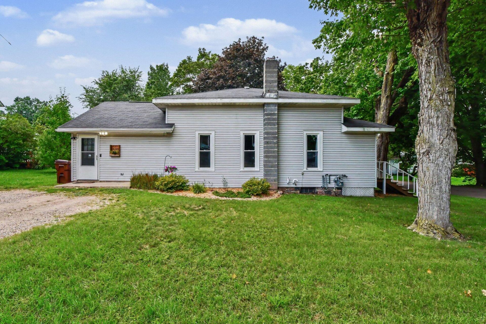 326 Beech Street, Freeport, MI 49325 Main Photo