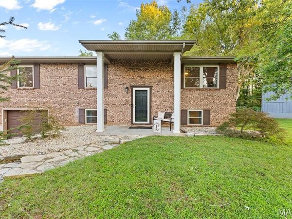24 Mileva Court , Farmington, MO 63640