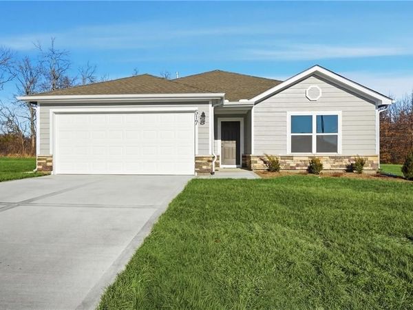20320 W 195th Street, Spring Hill, KS 66083