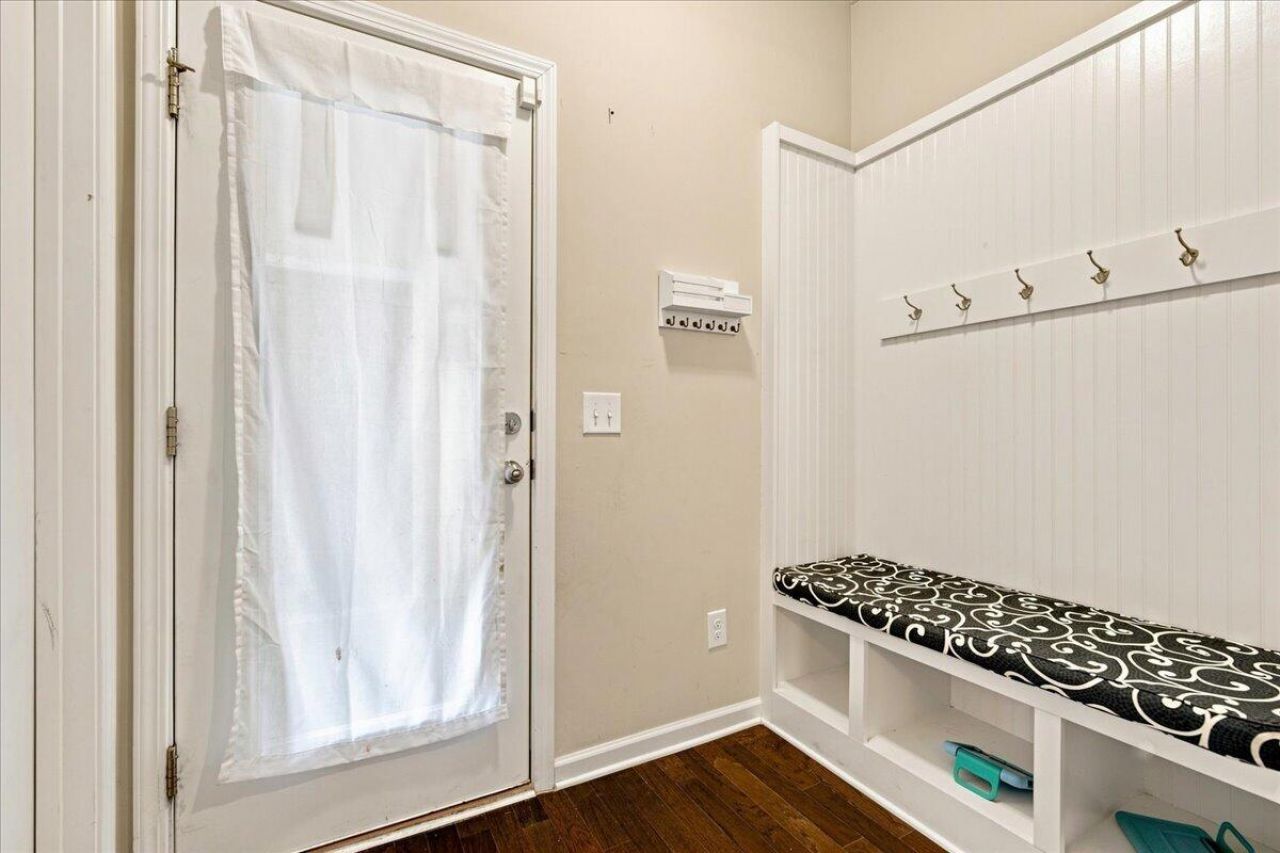 104 Bennett Lane Photo 9