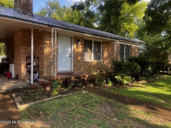 142 N College Street, Pontotoc, MS 38863