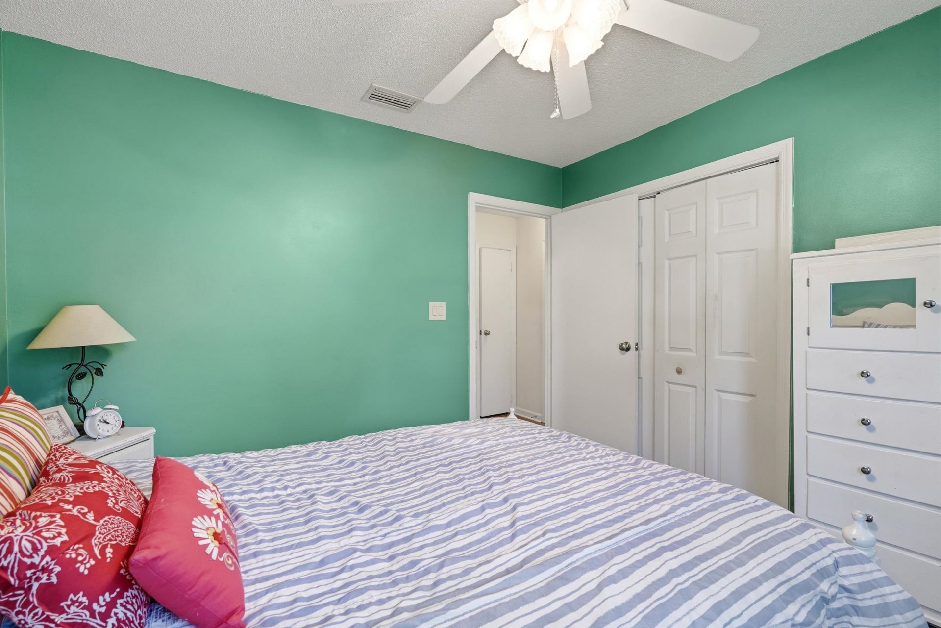 6615 Cherry Laurel Dr. Photo 18