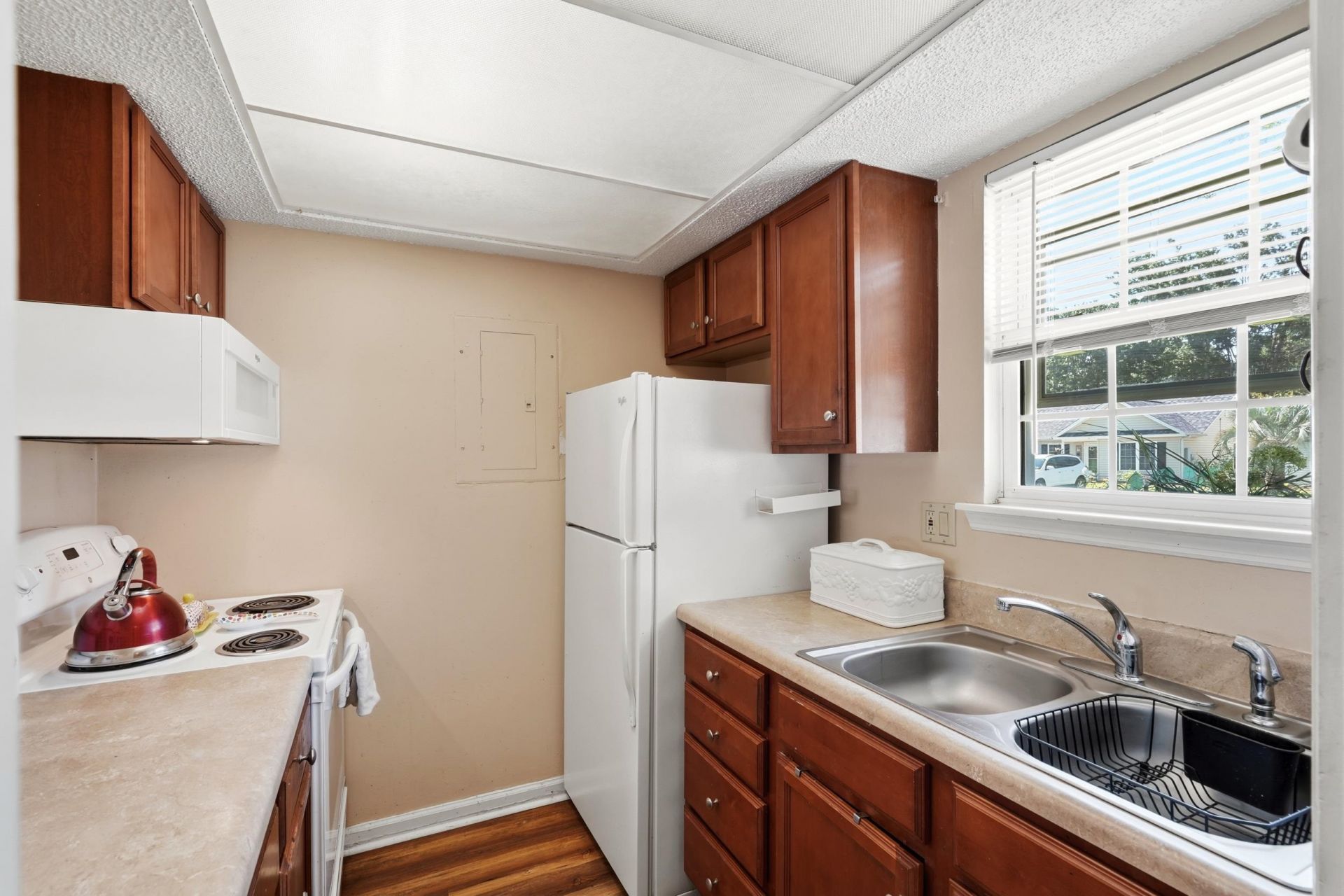 6615 Cherry Laurel Dr. Photo 7