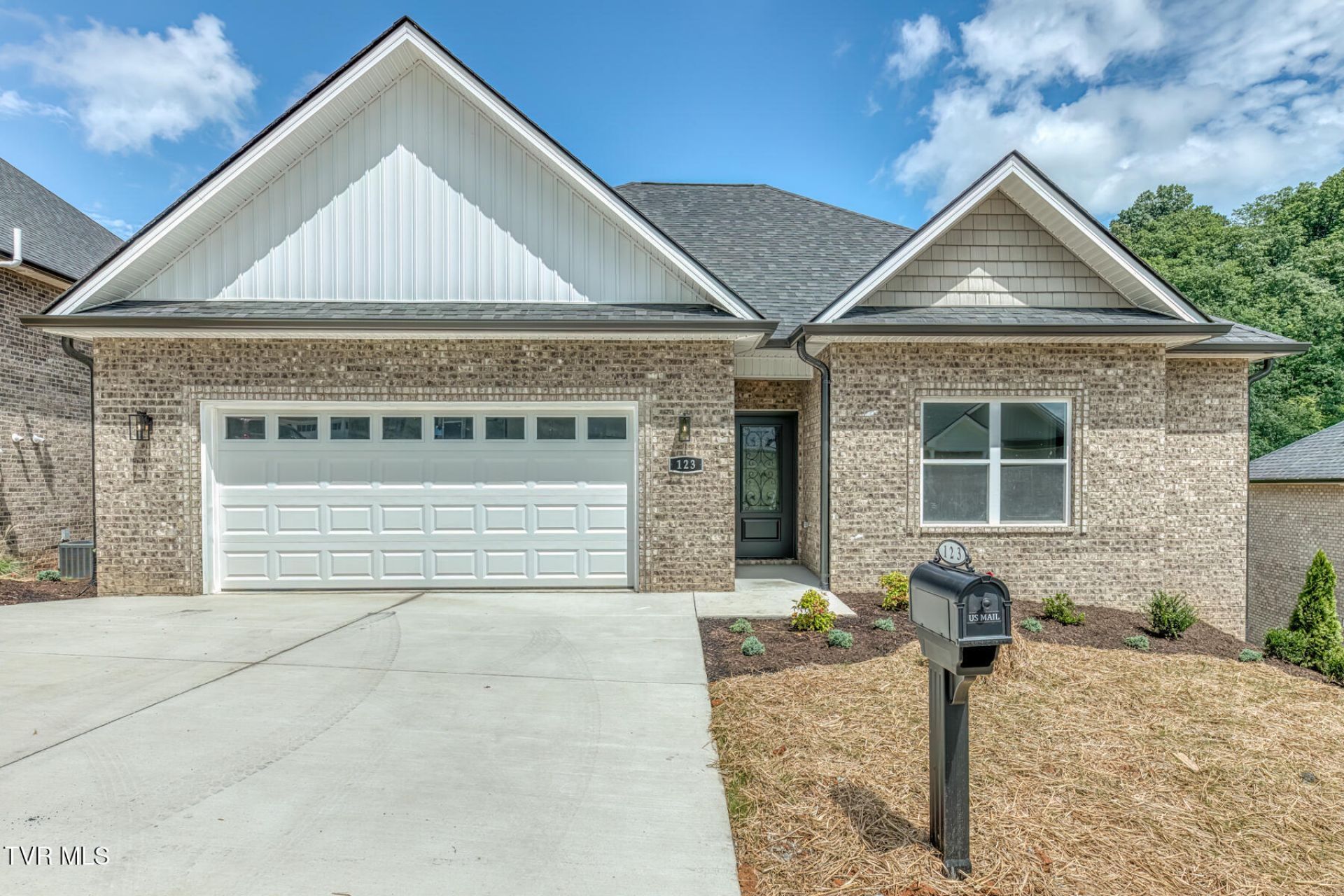 123 Quiet Stroll Lane, Johnson City, TN 37615 Main Photo