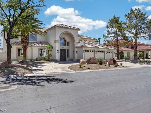 1504 Silver Oaks Street , Las Vegas, NV 89117