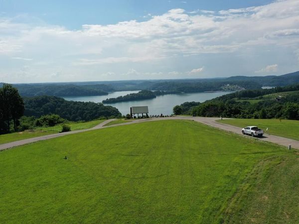 111C Sunfish Lane, Hilham, TN 38568