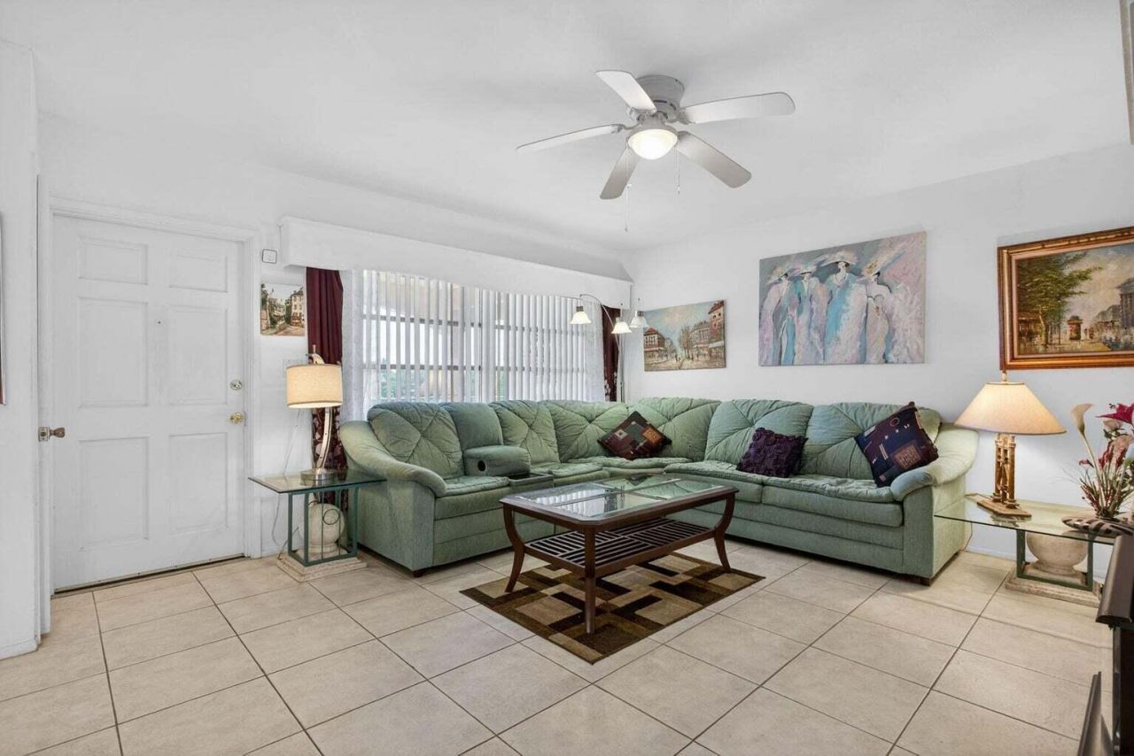 100 SE 6th Avenue, Unit 303, Pompano Beach, FL 33060 Photo