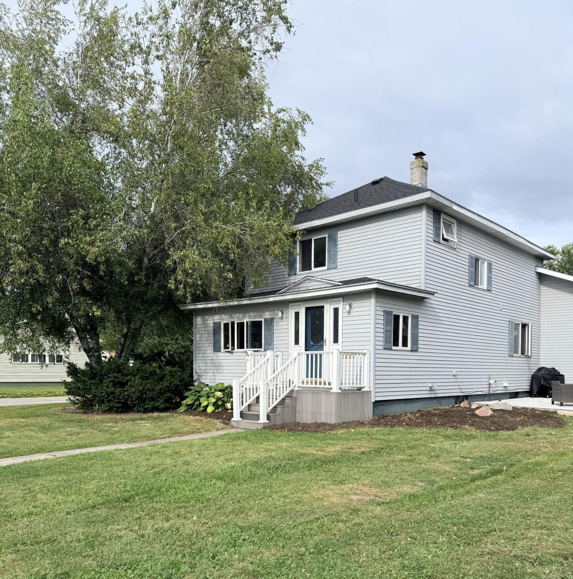 1301 Young St, Sault Sainte Marie, MI 49783 Main Photo