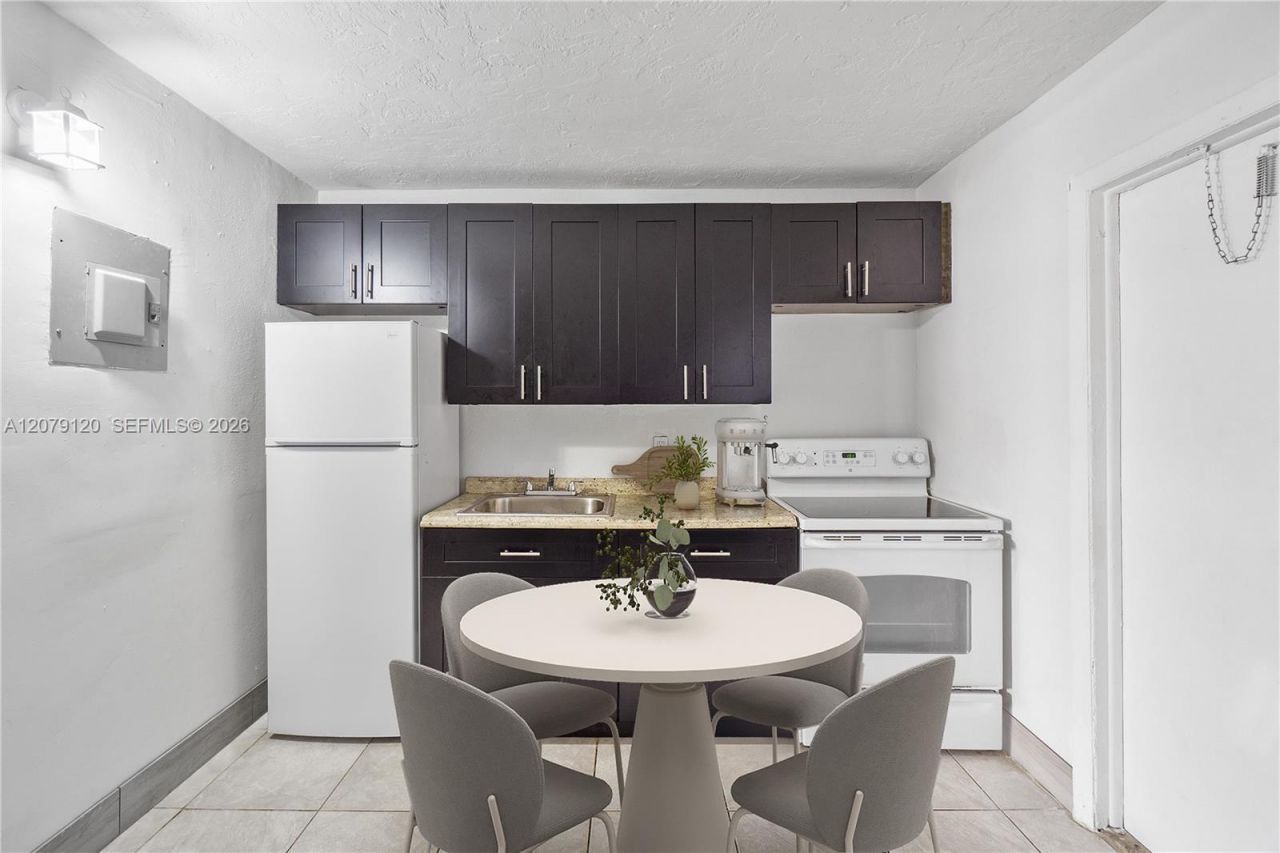 332 SW 3rd St , Unit 9, Belle Glade, FL 33430 Photo