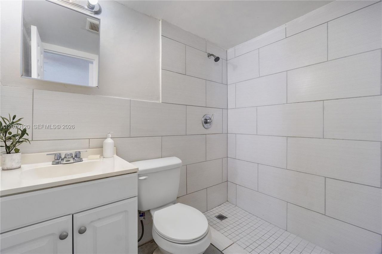 332 SW 3rd St , Unit 9, Belle Glade, FL 33430 Photo