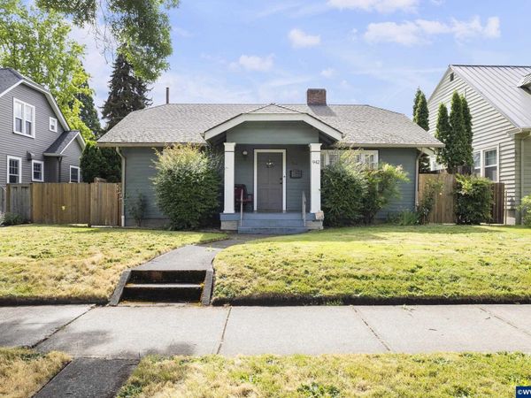 942 Summer St NE, Salem, OR 97301
