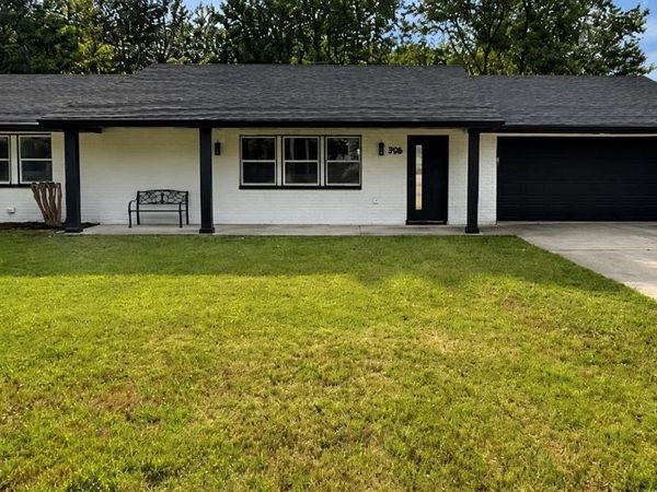 306 Gary Drive, Mena, AR 71953