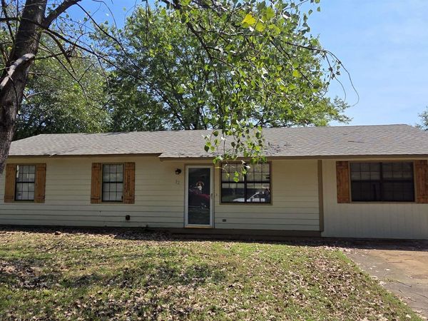 32 Mcarthur Dr , Cabot, AR 72023