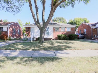 18441 Frazho Road, Roseville, Mi 48066