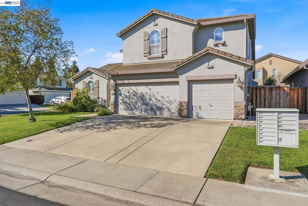 9569 Nicole Ln, Elk Grove, CA 95758 Main Photo