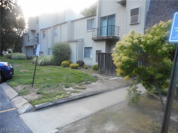 38430 North Lane , Unit B 209, Willoughby, OH 44094