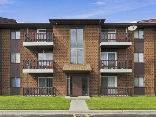 6408 Nature Drive , Unit 3W, Oak Forest, IL 60452