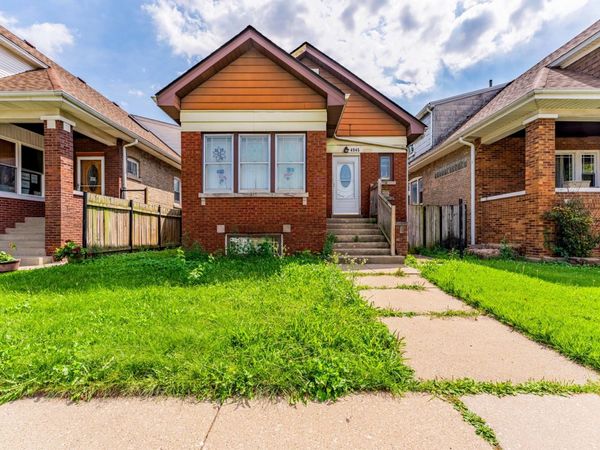 4945 W WOLFRAM Street , Chicago, IL 60641