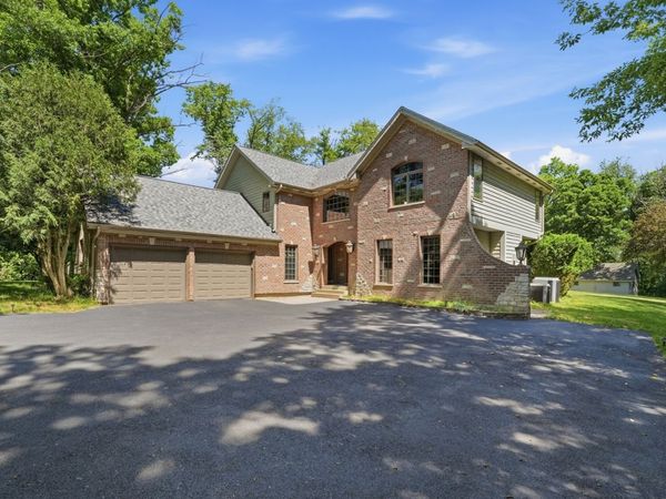 26792 W LAKEVIEW Drive S, Lake Barrington, IL 60084