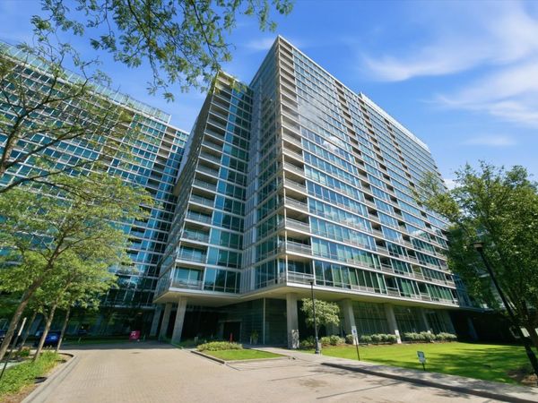 9655 WOODS Drive, Unit 1806, Skokie, IL 60077