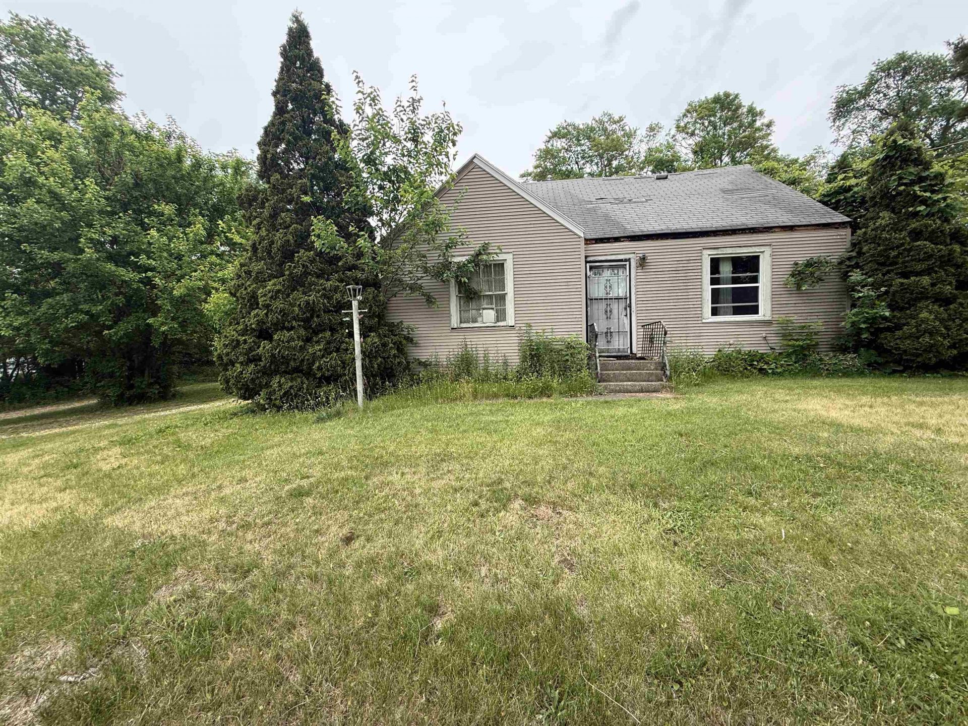 212 Laclede Avenue, Rockford, IL 61102 Main Photo