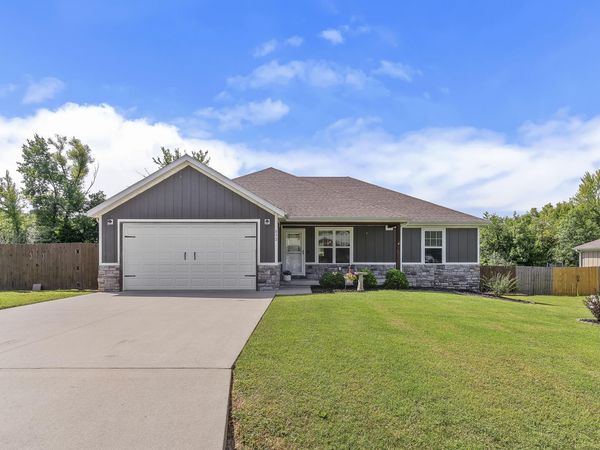 832 Shaffer Street, Marshfield, MO 65706