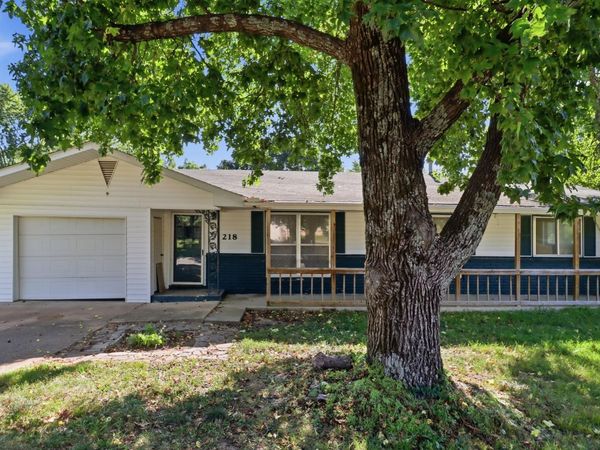 218 Pine Street , West Plains, MO 65775
