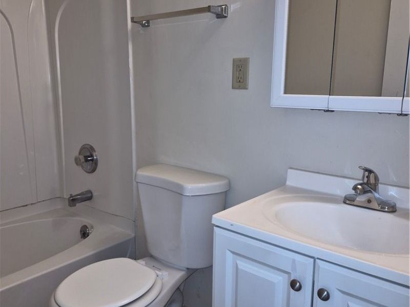 38405 North Lane, Unit E 207, Willoughby, OH 44094 Photo 9