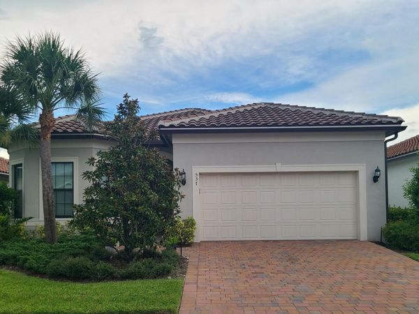 537 SE CRATHES Street, Port St. Lucie, FL 34984