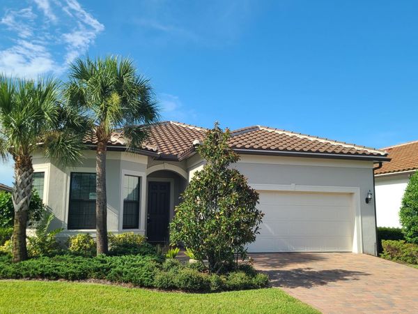 537 SE CRATHES Street, Port St. Lucie, FL 34984