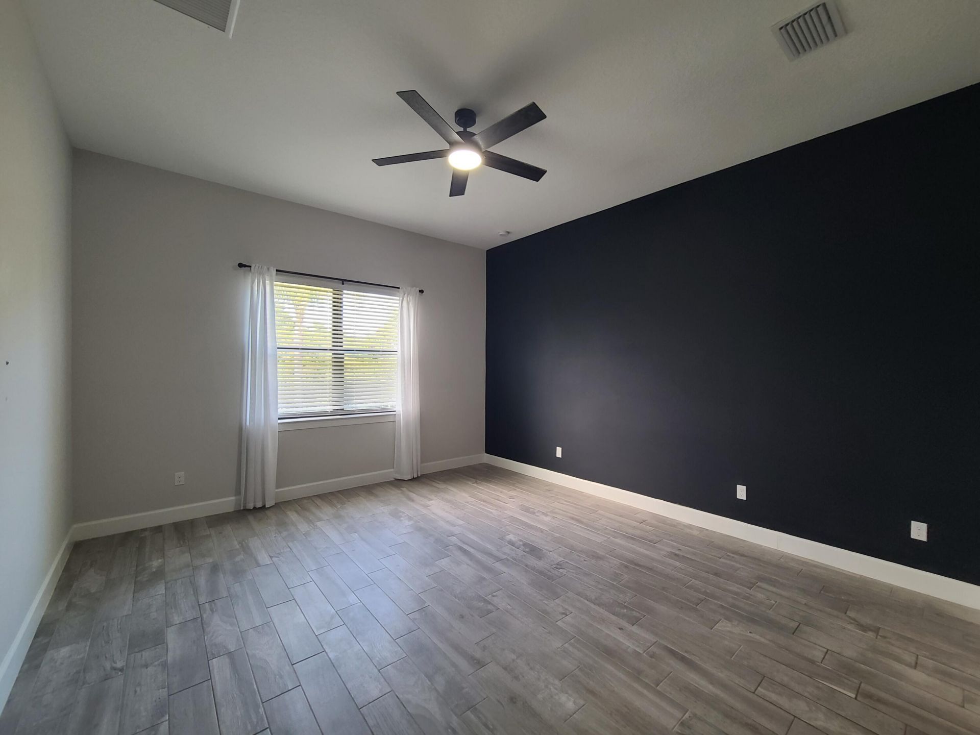 537 SE Crathes Street, Port Saint Lucie, FL 34984 Photo