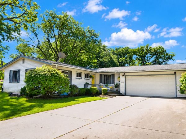 225 Forest Park Place , Ottawa, IL 61350