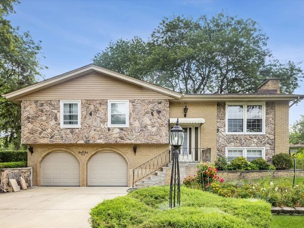 606 Bahama Court , Schaumburg, IL 60193