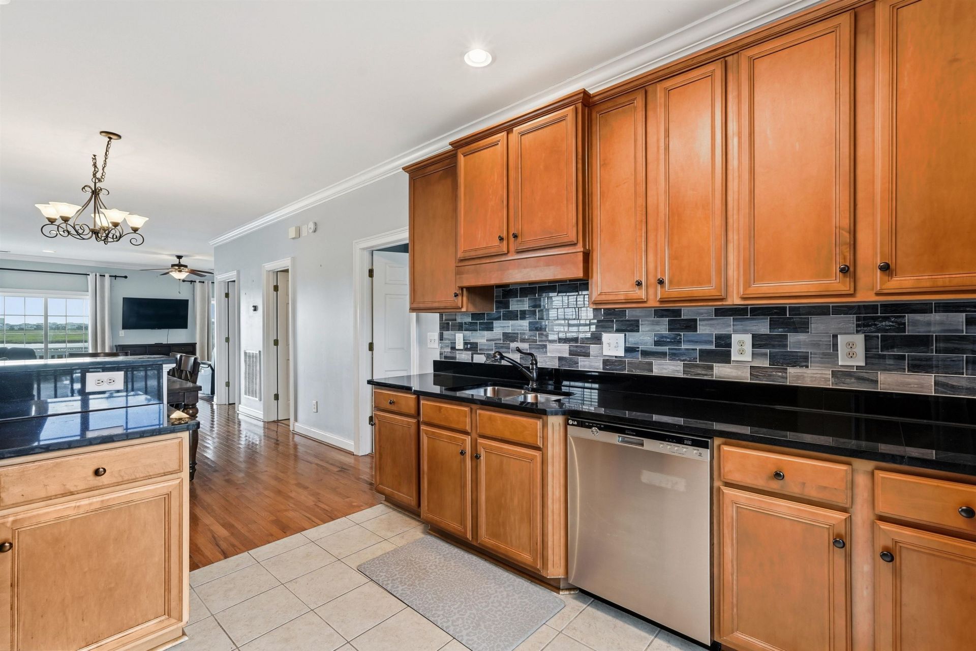 2506 Pointe Marsh Ln. Photo 8