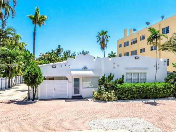 340 NE 125th St , North Miami, FL 33161