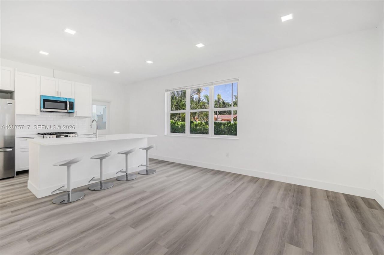 340 NE 125th St, North Miami, FL 33161 Photo