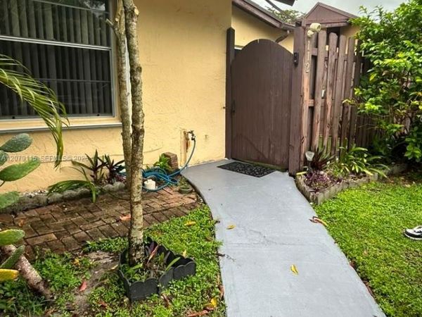 112 Fox Rd , Unit 2-50, Hollywood, FL 33024