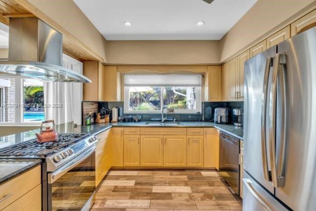 400 NE 2nd St , Unit 1, Pompano Beach, FL 33060 Photo