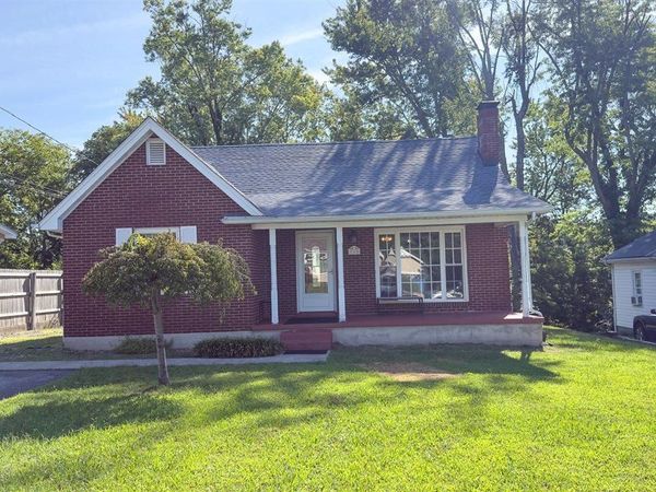 110 Lexington Drive , Glasgow, KY 42141